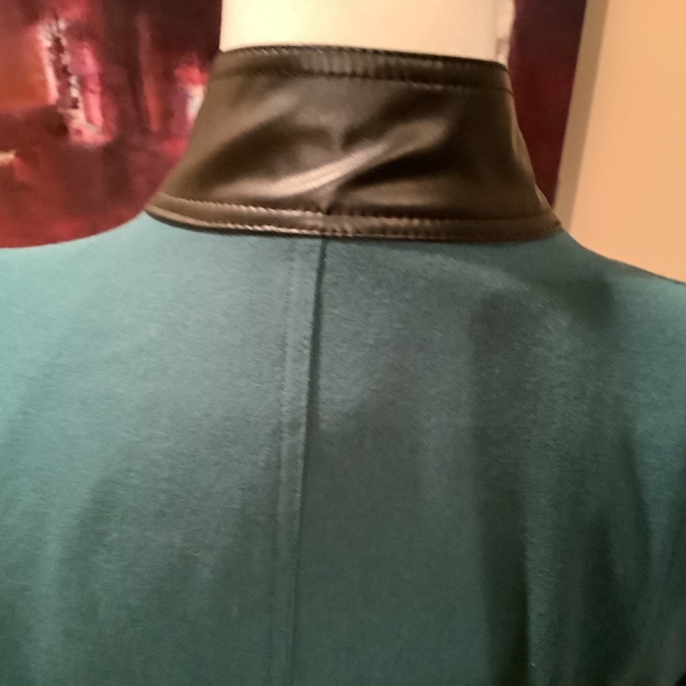 Insight size 2 jacket. - Picture 5 of 10
